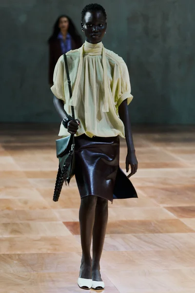 Look 22